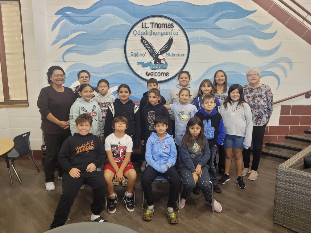 IL THOMAS donation Group Photo #2